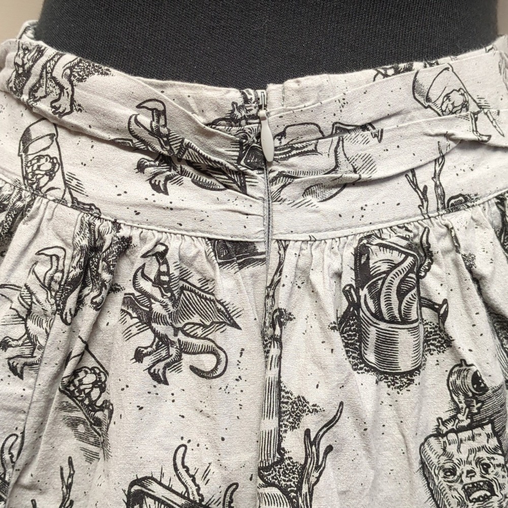 Sourpuss H.P. Lovecraft Cthulhu Gray Swing Skirt Medium Goth Skater Dark Girlie - Picture 6 of 8